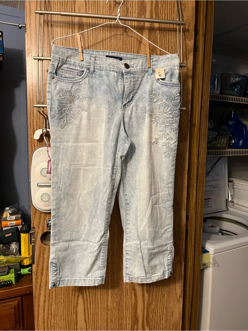 Bandolino Light Wash Cropped Embroidered Jeans